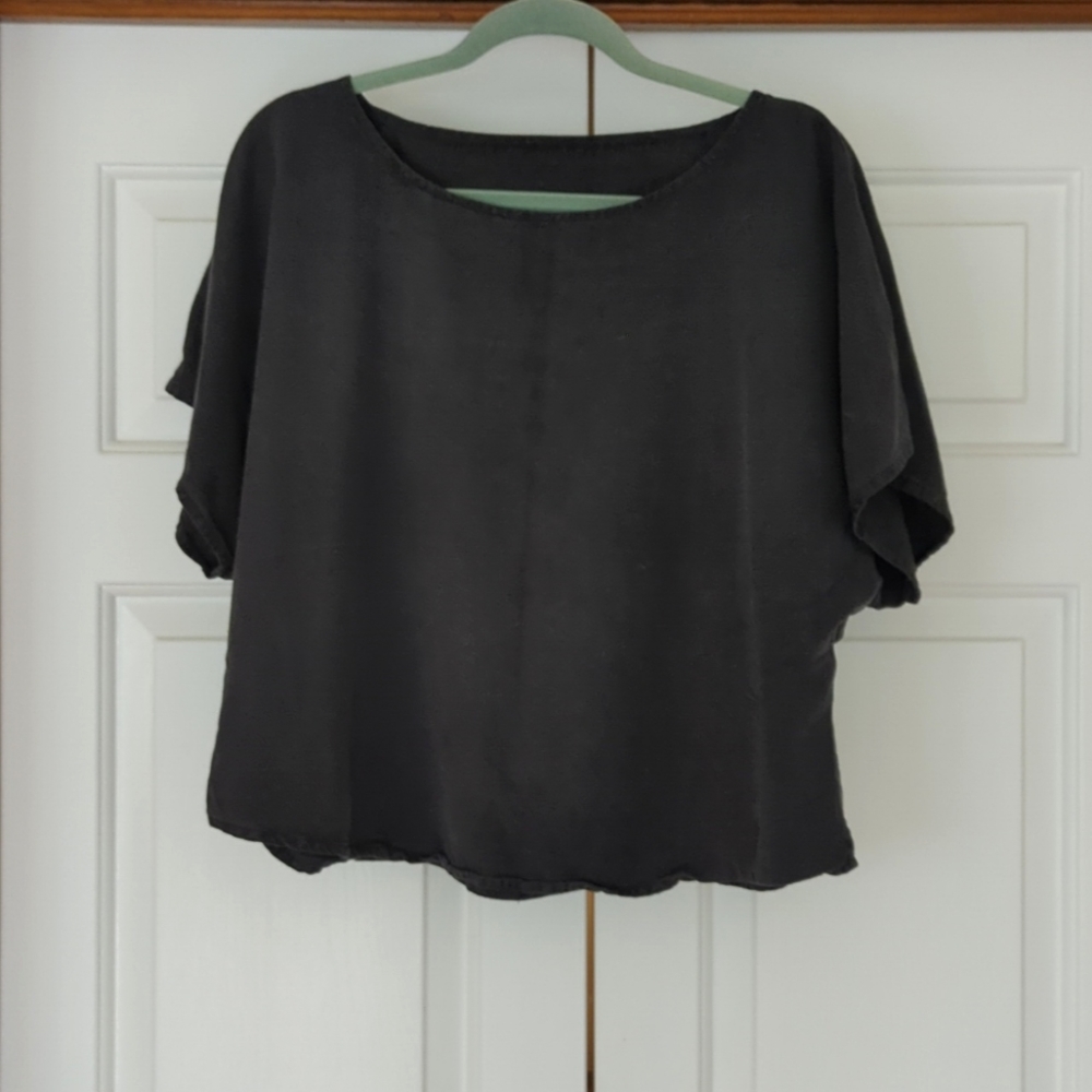 Jamie + The Jones black canvas top in raw silk